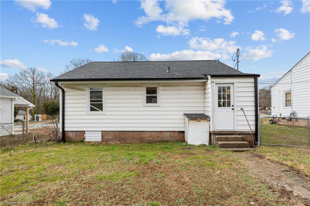 409 Walker Avenue Graham, NC 27253 - Photo 18 of 22