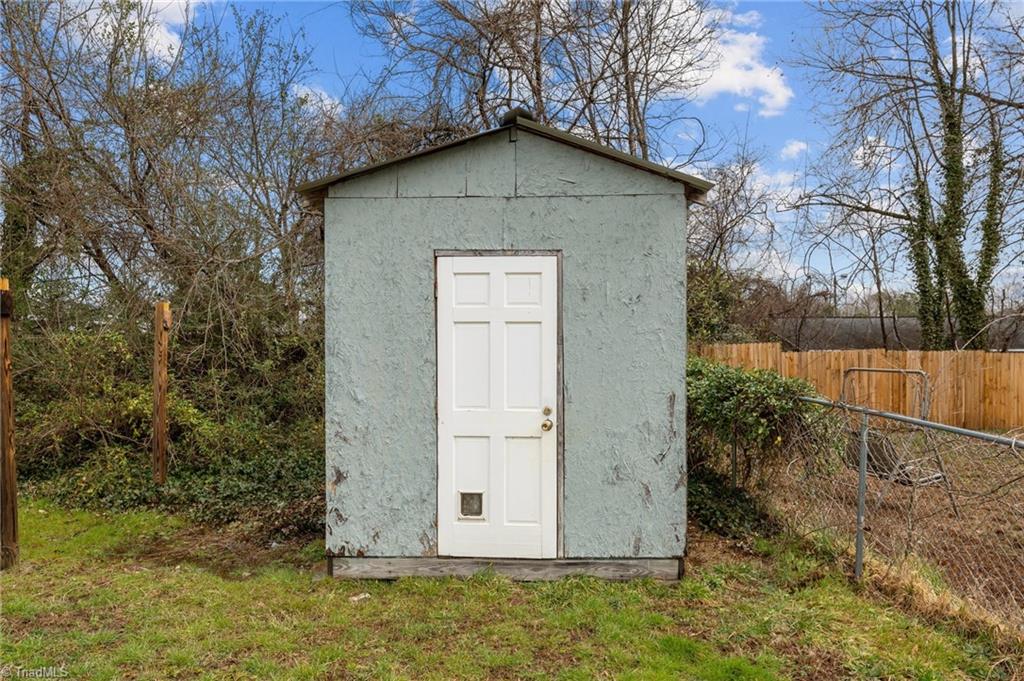 409 Walker Avenue Graham, NC 27253 - Photo 20 of 22