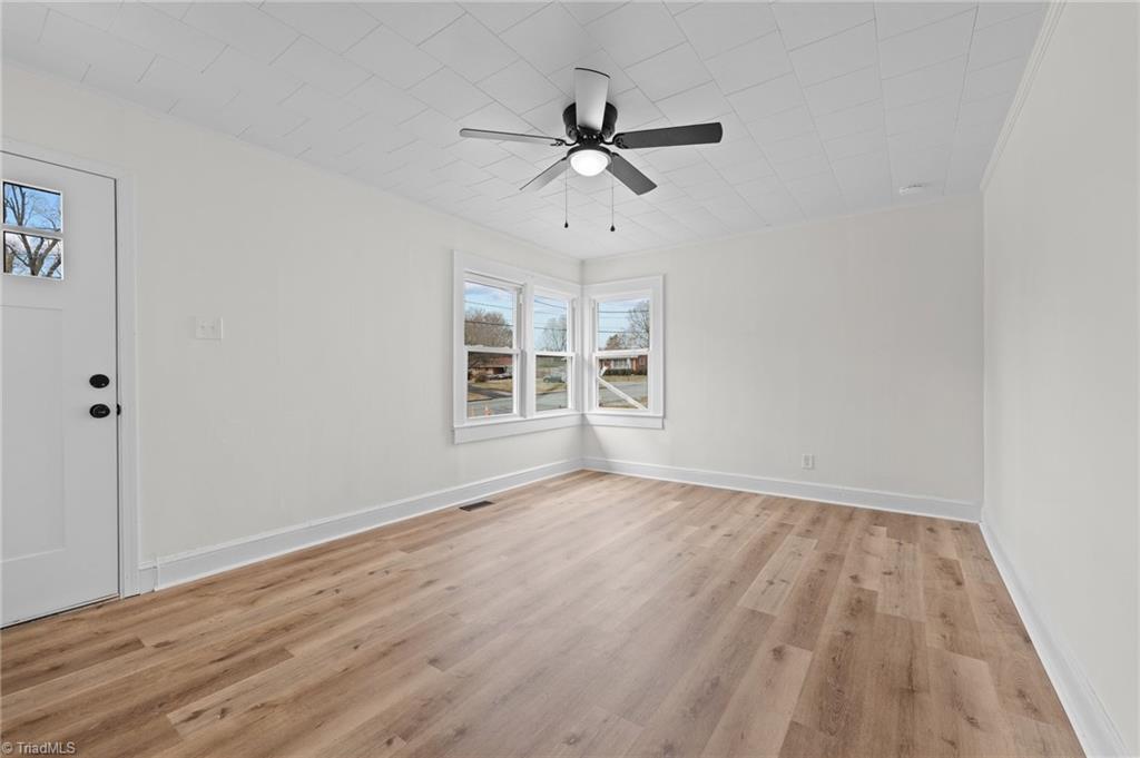 409 Walker Avenue Graham, NC 27253 - Photo 4 of 22