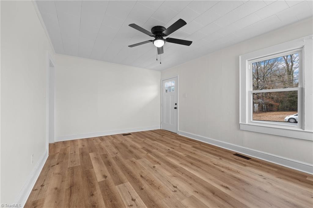 409 Walker Avenue Graham, NC 27253 - Photo 5 of 22