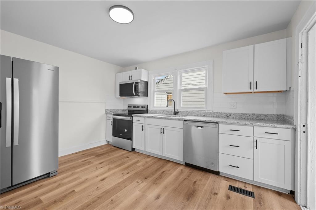 409 Walker Avenue Graham, NC 27253 - Photo 8 of 22