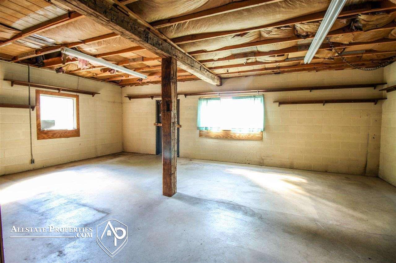 4460 North Center Road Flint, MI 48506 - Photo 15 of 33 21510314-14.JPG