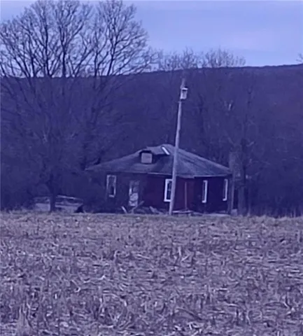 an old house with a outdoor space