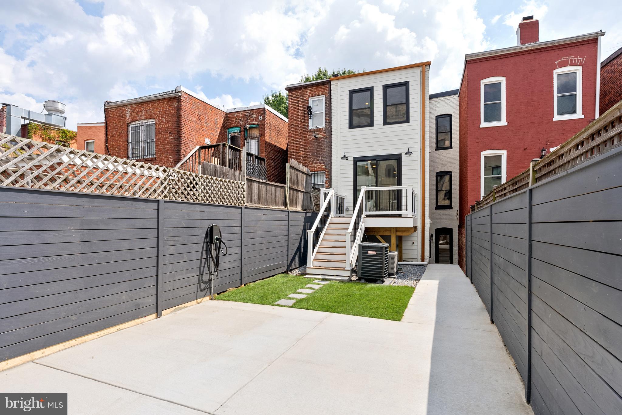 1932 11th Street Northwest Washington, DC 20001 - Photo 20 of 22 a house view with a garden space