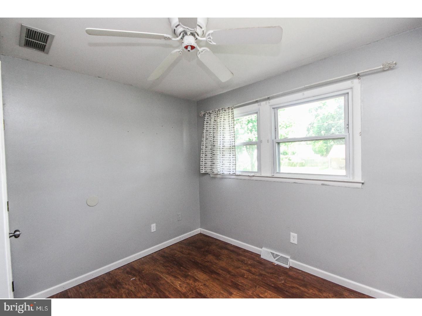 16 Kingsley Road Sewell, NJ 08080 - Photo 15 of 20 Bedroom 3