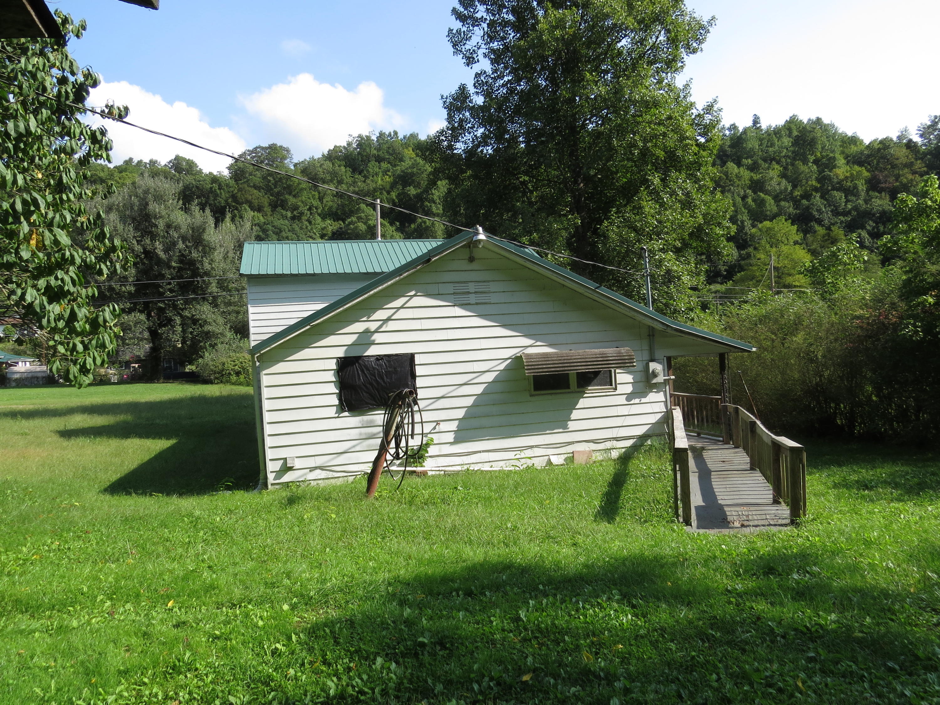 2014 Roda Road Appalachia, VA 24216 - Photo 4 of 30 IMG_8743