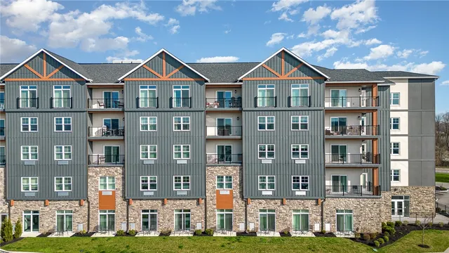 $848,800 | 205 Lakeshore Drive, Unit 403, Canandaigua City, NY 14424