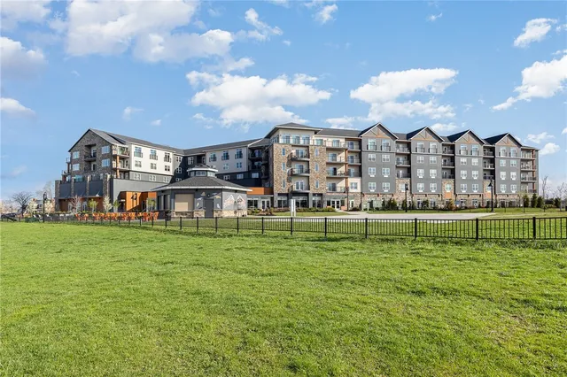 $848,800 | 205 Lakeshore Drive, Unit 403, Canandaigua City, NY 14424