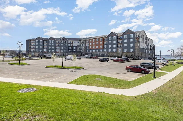 $848,800 | 205 Lakeshore Drive, Unit 403, Canandaigua City, NY 14424