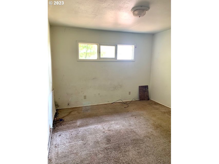 1467 Main Street Springfield, OR 97477 - Photo 7 of 9