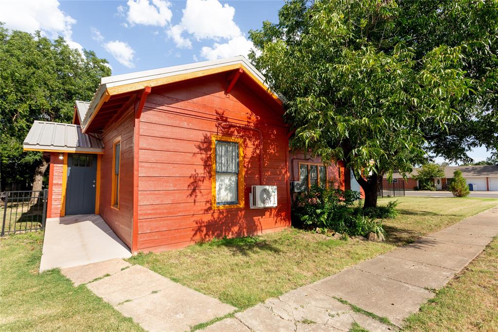 340 West 3rd Street Baird, TX 79504 - Photo 33 of 40