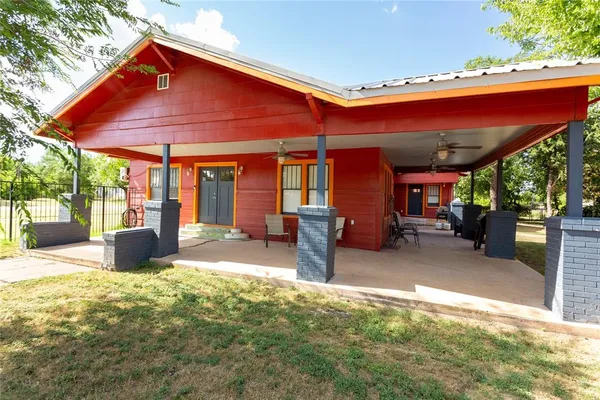 $3,500 | 340 West 3rd Street, Baird, TX 79504