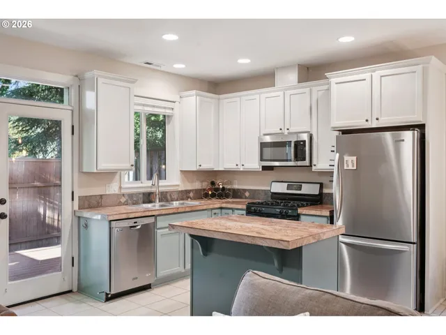 $425,000 | 1721 Dollar Street, West Linn, OR 97068