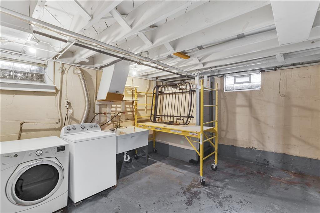 1710 Ridge Rd Extension Ambridge, PA 15003 - Photo 24 of 31 a utility room with dryer and washer