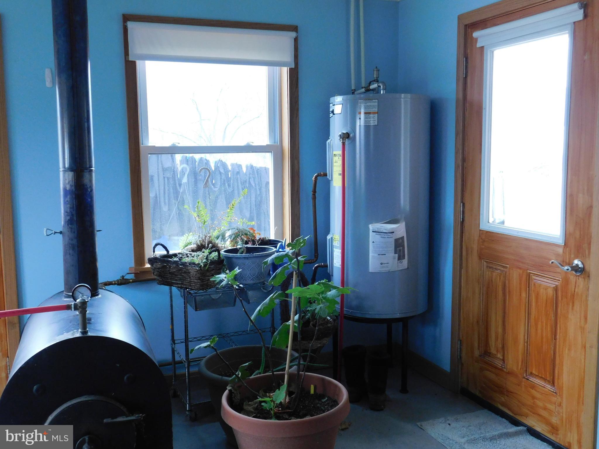 171 Gaul Road Port Royal, PA 17082 - Photo 3 of 46 a living room with furniture and a potted plant