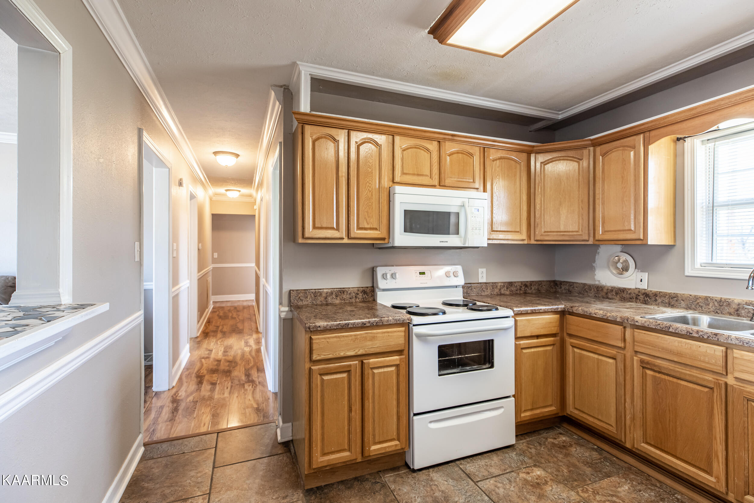 202 South High Knob Road La Follette, TN 37766 - Photo 8 of 26 202 S High Knob Rd-8