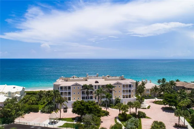 $2,675,000 | 200 East Sea Colony Drive, Unit 2A, Vero Beach, FL 32963