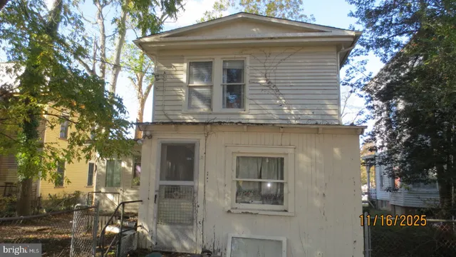 a bathroom with a sink and toilet