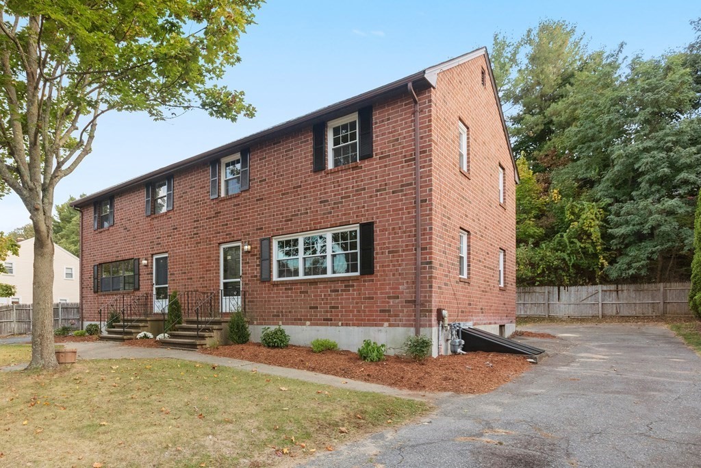 52 Charles Road, Unit 52 Winchester, MA 01890 - Photo 3 of 28