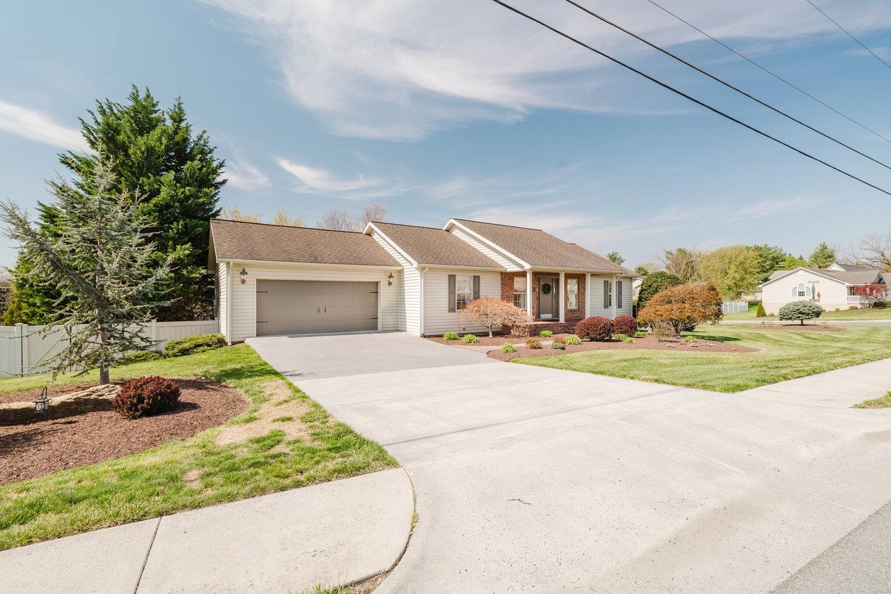356 West Springbrook Road Broadway, VA 22815 - Photo 2 of 73 Gallery Image 2