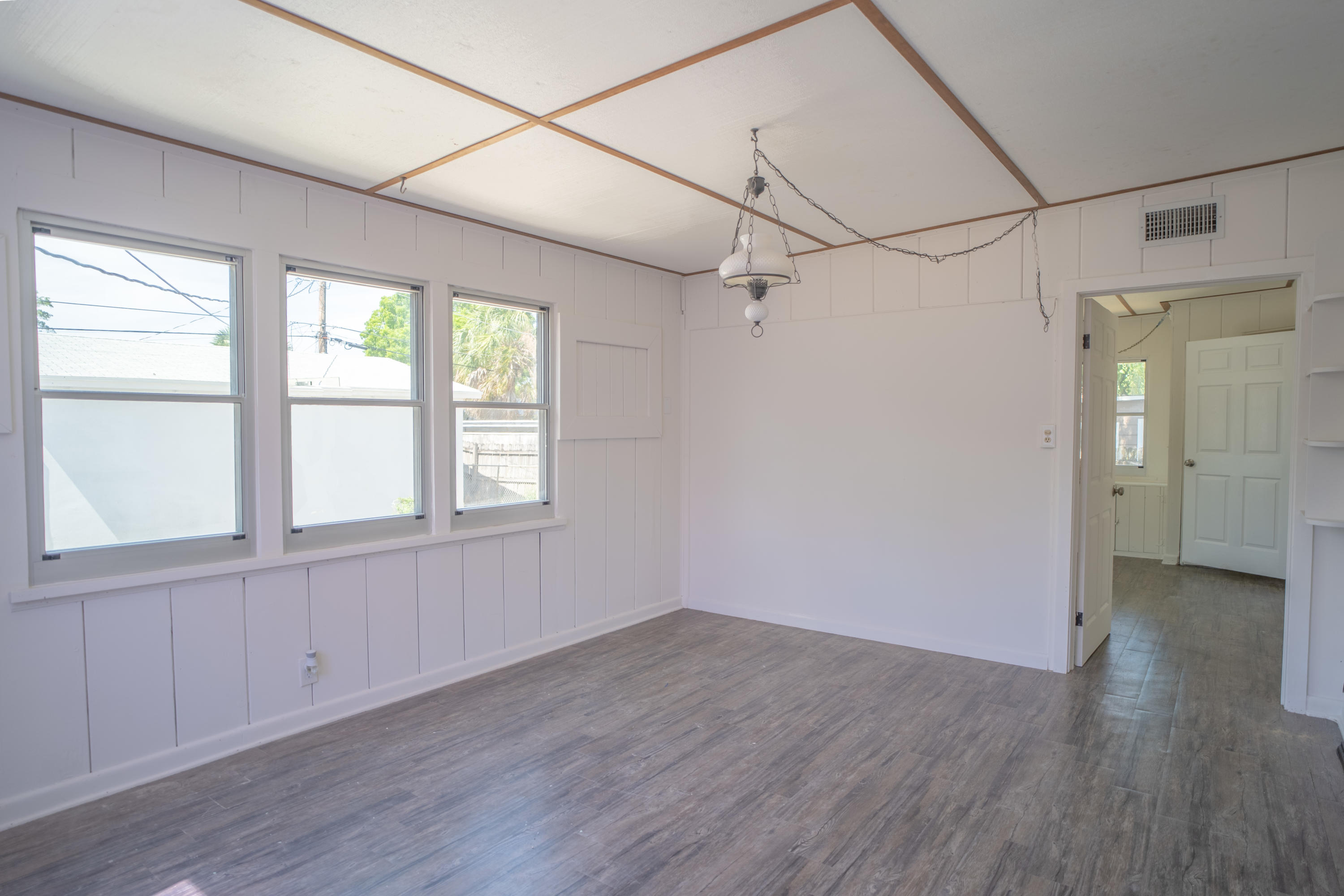 727 Hampton Road West Palm Beach, FL 33405 - Photo 15 of 35 Den