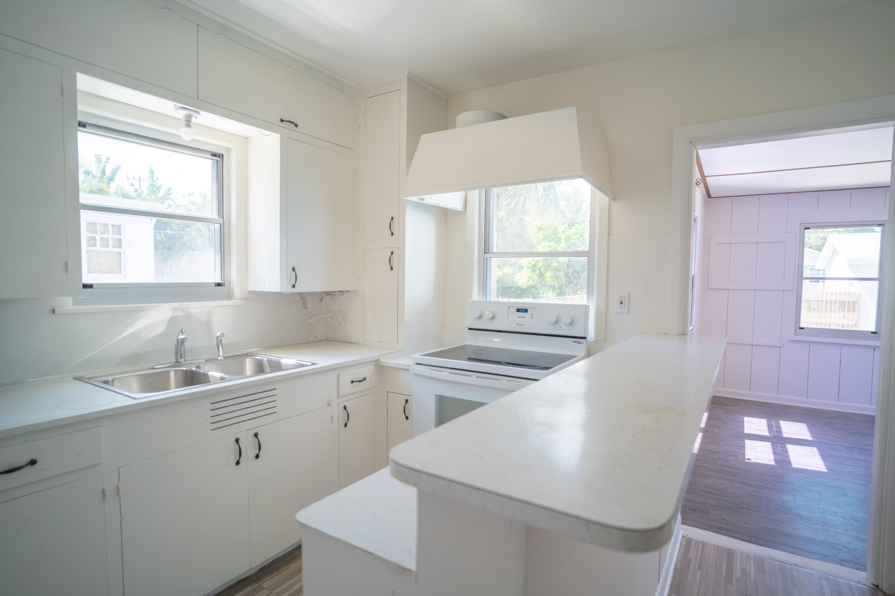 727 Hampton Road West Palm Beach, FL 33405 - Photo 22 of 35 Kitchen