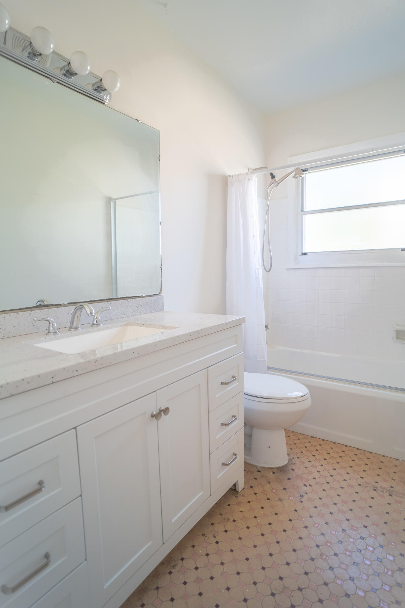 727 Hampton Road West Palm Beach, FL 33405 - Photo 26 of 35 Bathroom