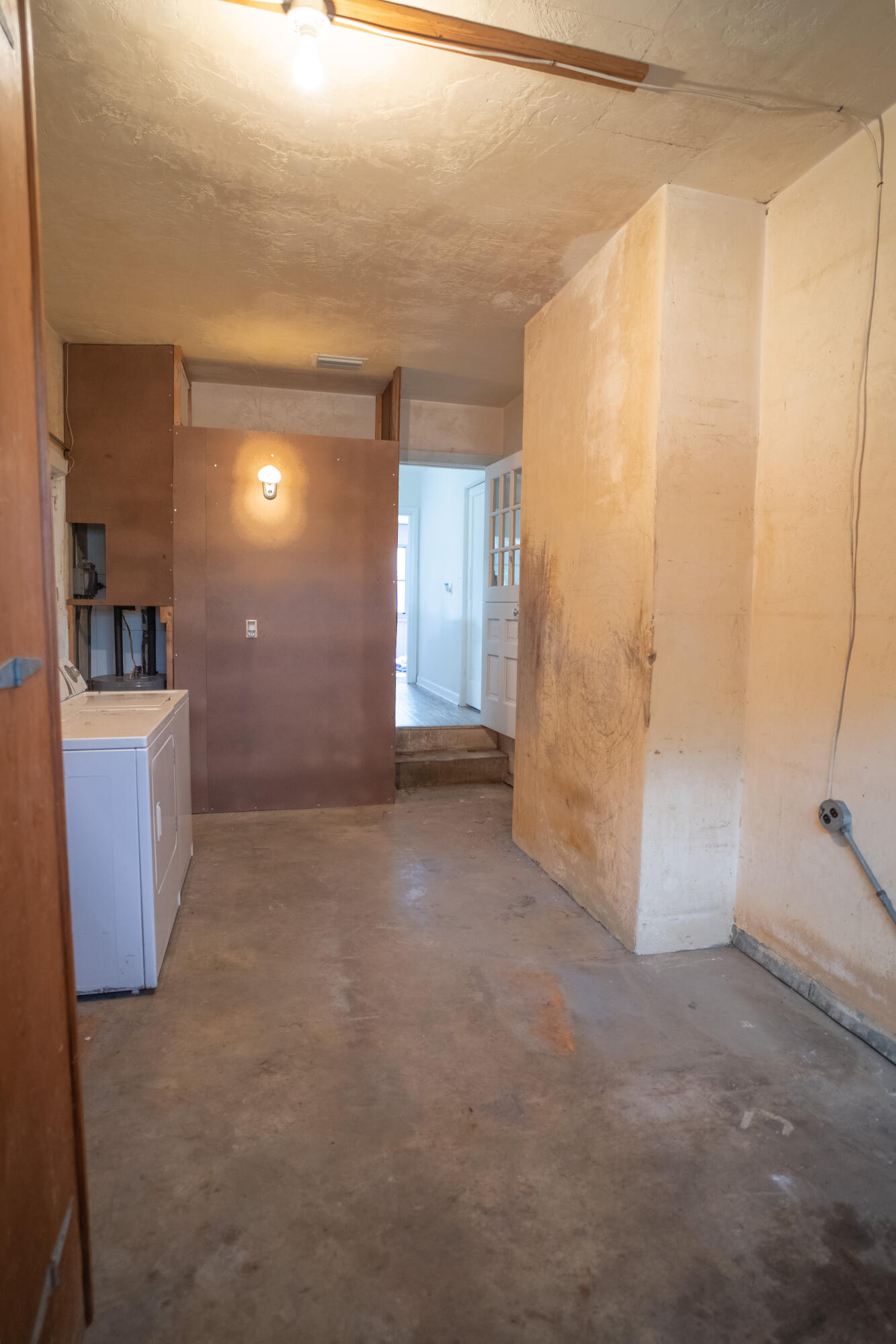 727 Hampton Road West Palm Beach, FL 33405 - Photo 28 of 35 Laundry