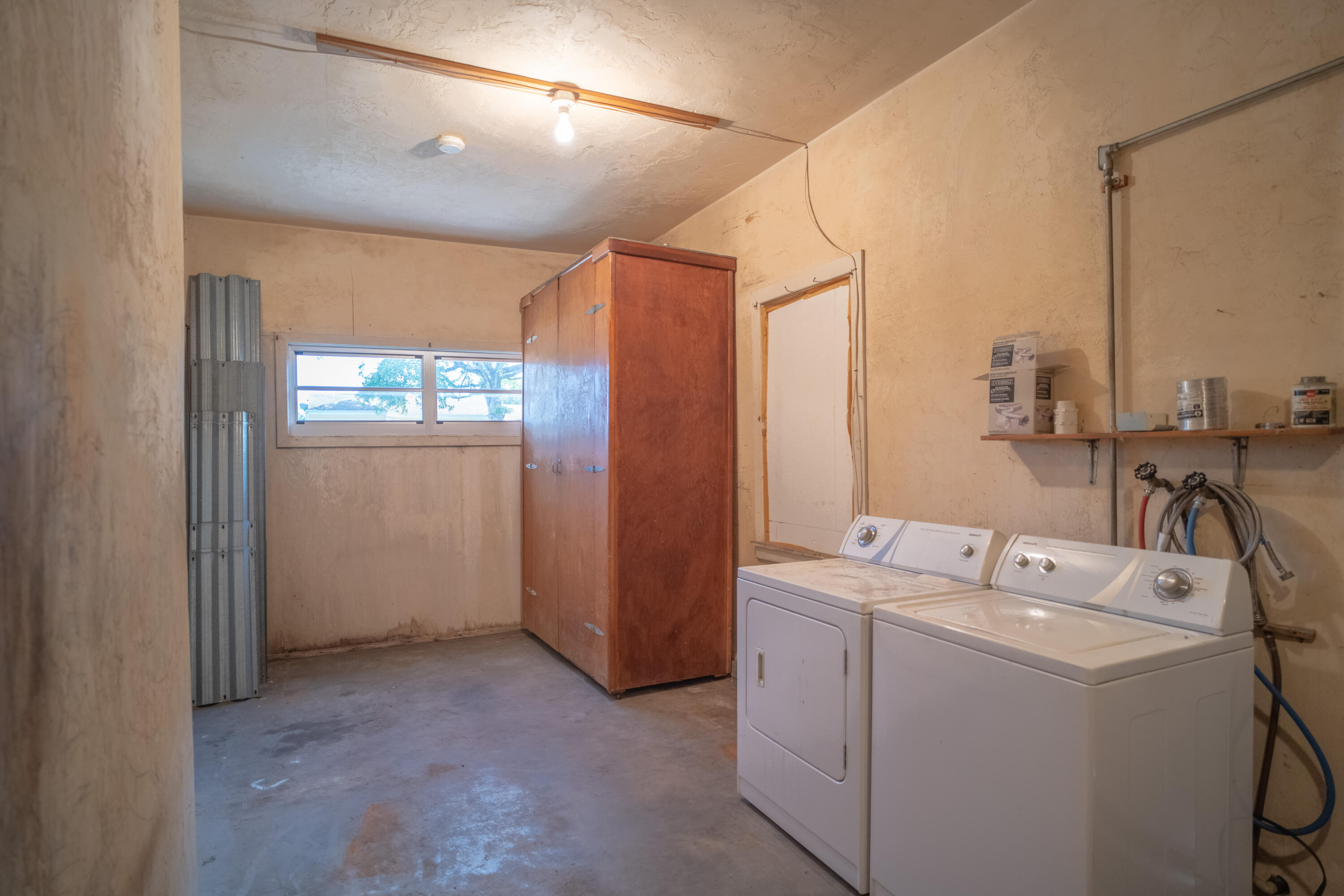 727 Hampton Road West Palm Beach, FL 33405 - Photo 30 of 35 Laundry