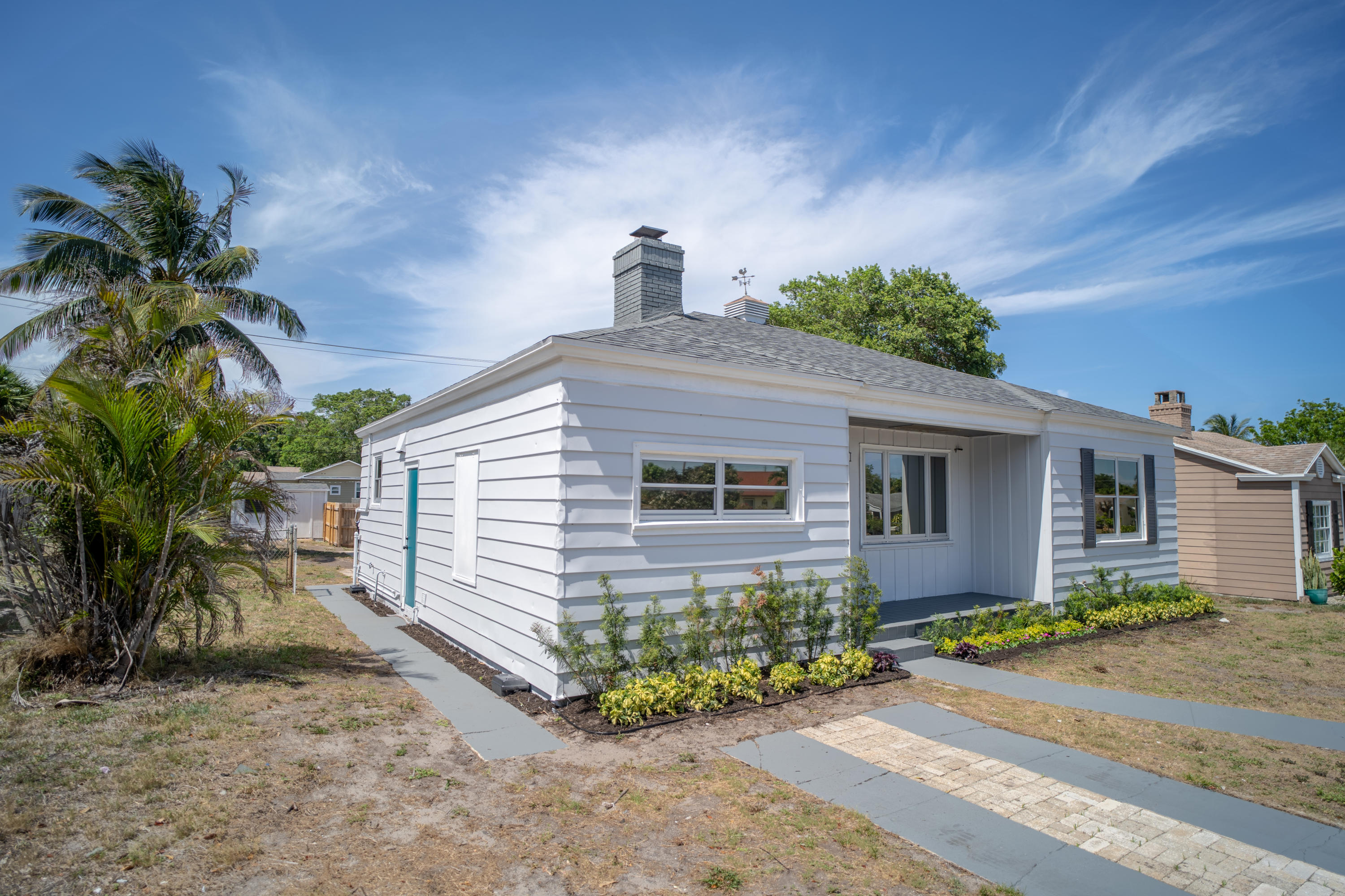 727 Hampton Road West Palm Beach, FL 33405 - Photo 4 of 35 Front