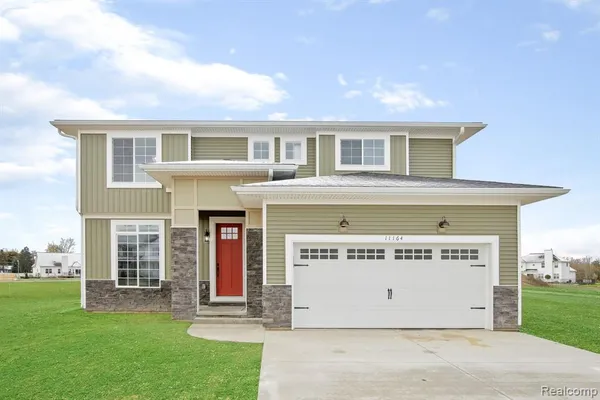 $424,900 | 2291 Woods W Drive, Flushing, MI 48433