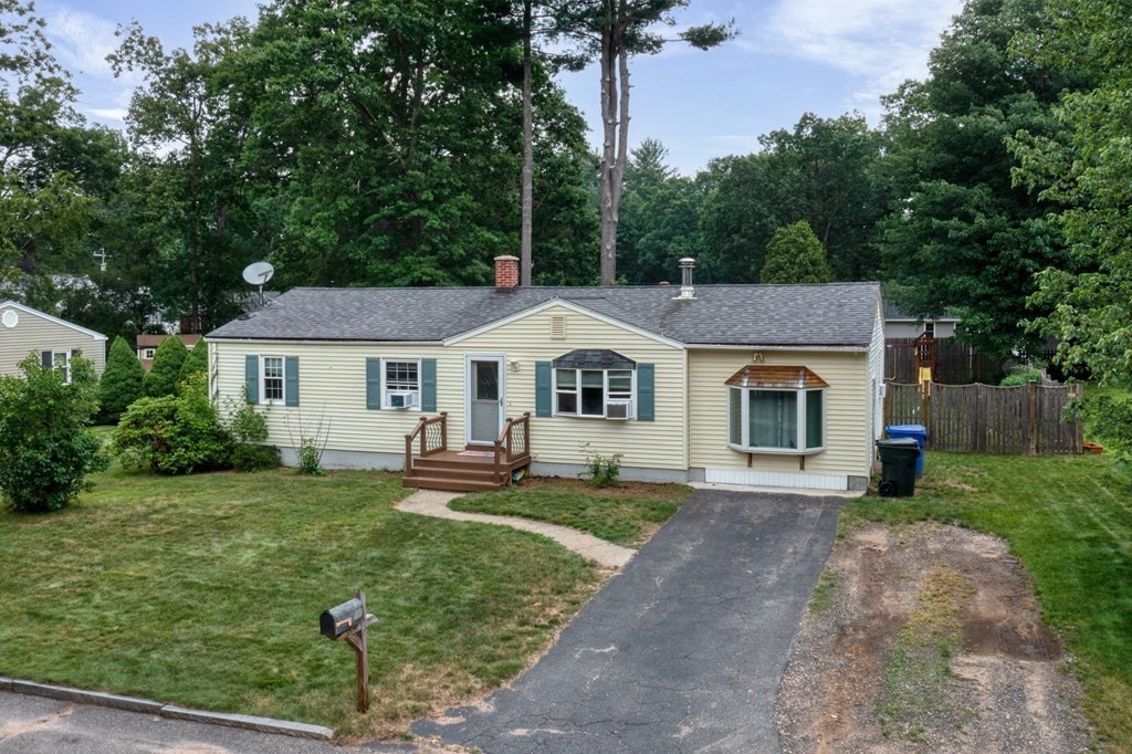 99 Pine Acre Road Springfield, MA 01129 - Photo 3 of 37