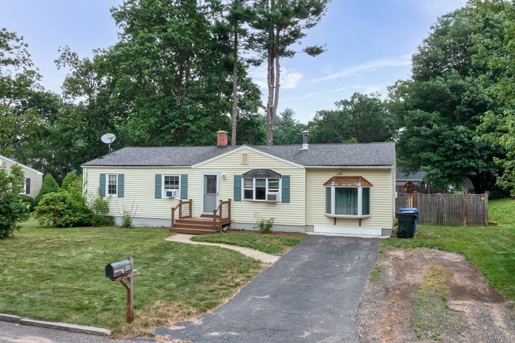 99 Pine Acre Road Springfield, MA 01129 - Photo 4 of 37