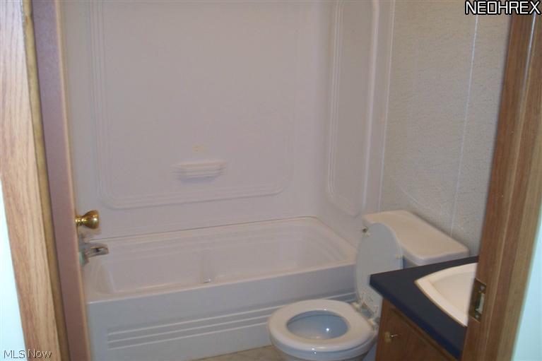 1872 Wick Campbell Road Hubbard, OH 44425 - Photo 12 of 23 Gallery Image 12