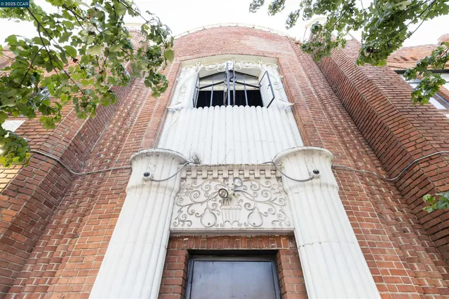 $3,200,000 | 2521 San Pablo Avenue, Oakland, CA 94607