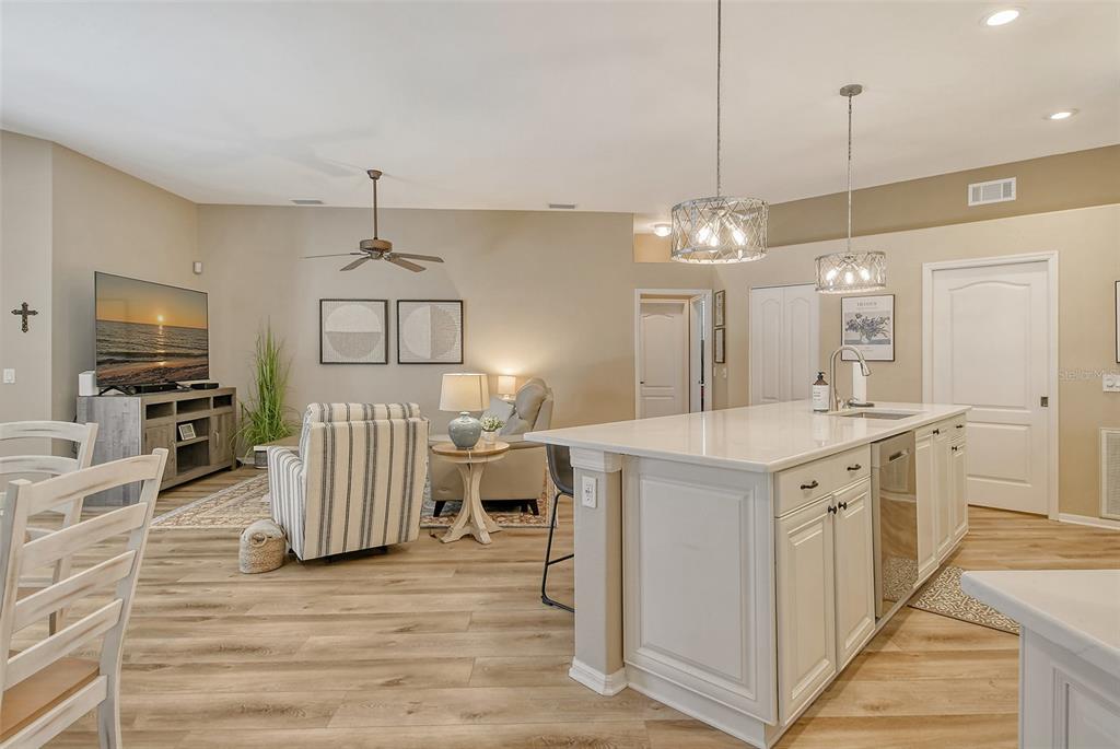 6738 Pleasant Hill Road Bradenton, FL 34203 - Photo 13 of 93