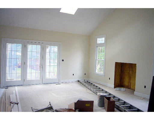 4 Hummingbird Lane Walpole, MA 02081 - Photo 4 of 8 Gallery Image 4