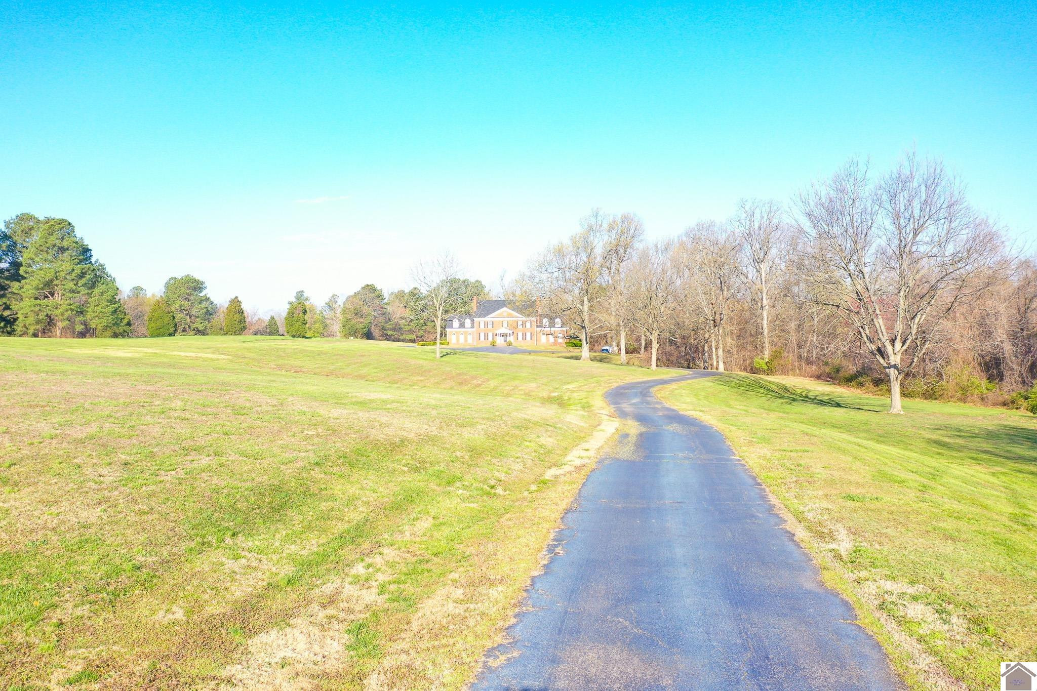 885 South Friendship Road Paducah, KY 42003 - Photo 1 of 1 Entry to Home