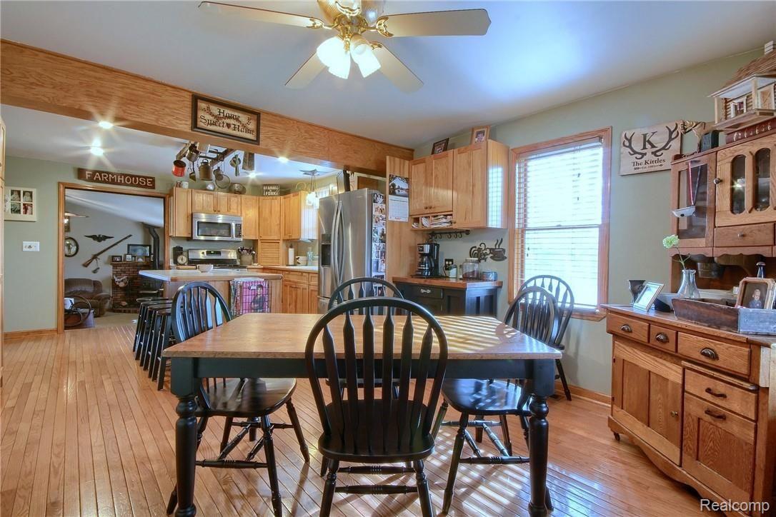 31201 West Road New Boston, MI 48164 - Photo 4 of 33 4-Dining Room.jpg