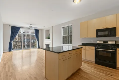$499,900 | 2127 West Rice Street, Unit 3E, Chicago, IL 60622