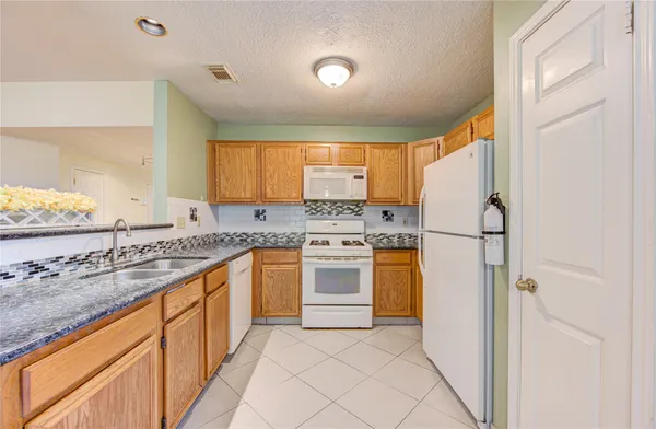$1,925 | 2915 Blue Mist Drive, Sugar Land, TX 77498