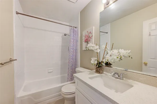 $1,925 | 2915 Blue Mist Drive, Sugar Land, TX 77498
