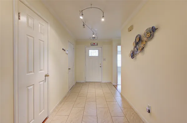 $1,925 | 2915 Blue Mist Drive, Sugar Land, TX 77498