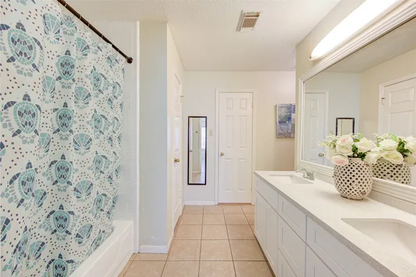 $1,925 | 2915 Blue Mist Drive, Sugar Land, TX 77498