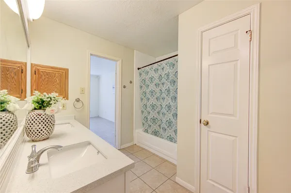 $1,925 | 2915 Blue Mist Drive, Sugar Land, TX 77498