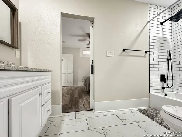 $1,995 | 147 St Francis Avenue, San Antonio, TX 78204