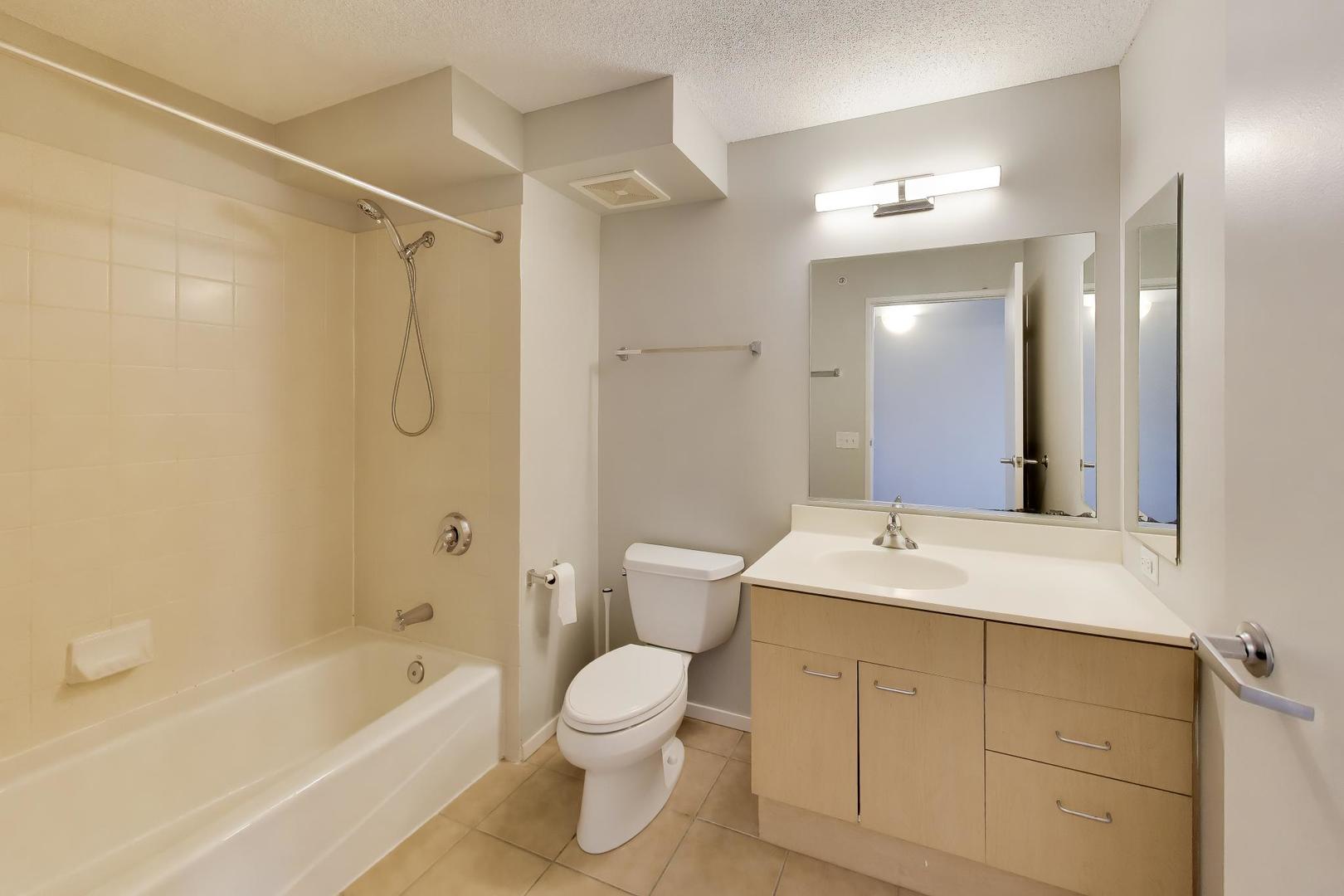 800 Elgin Road, Unit 1404 Evanston, IL 60201 - Photo 13 of 20