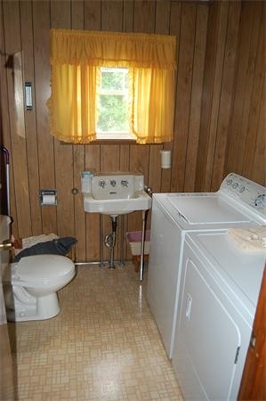 60 Baypath Road Warren, MA 01083 - Photo 8 of 24 a utility room with dryer and washer