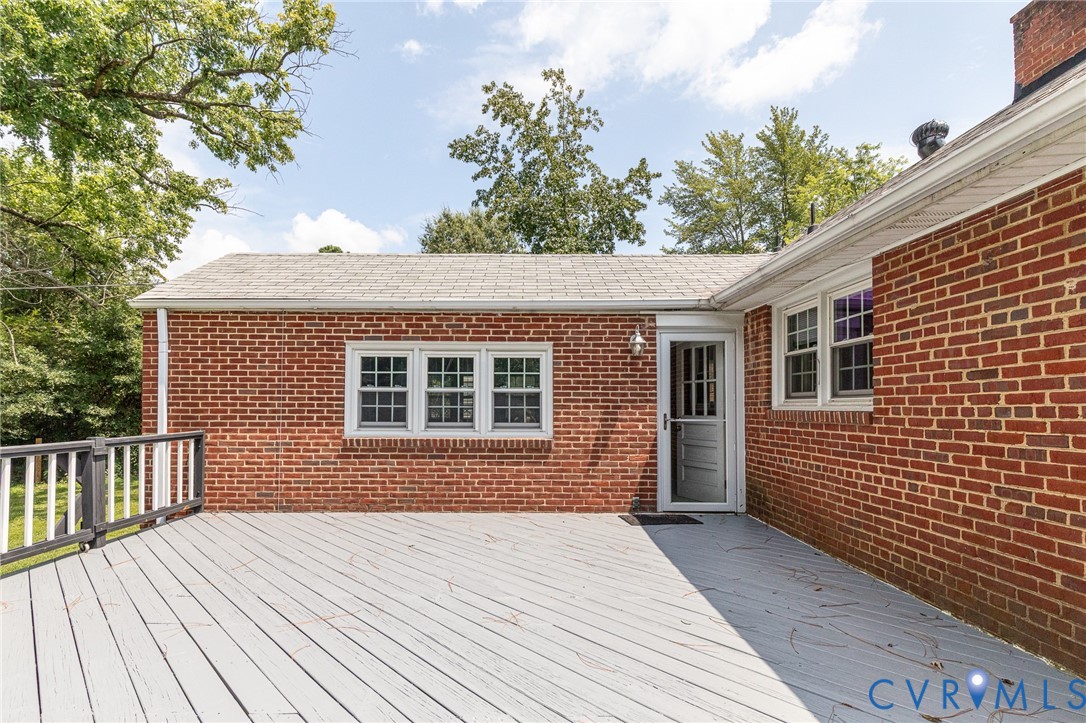 8728 Holly Hill Road Henrico, VA 23229 - Photo 28 of 36 View of wooden deck