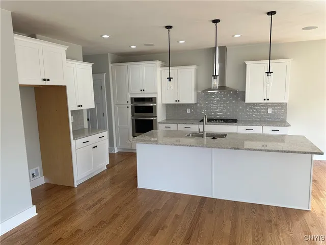 $582,285 | 8528 Angus Path, Cicero, NY 13039